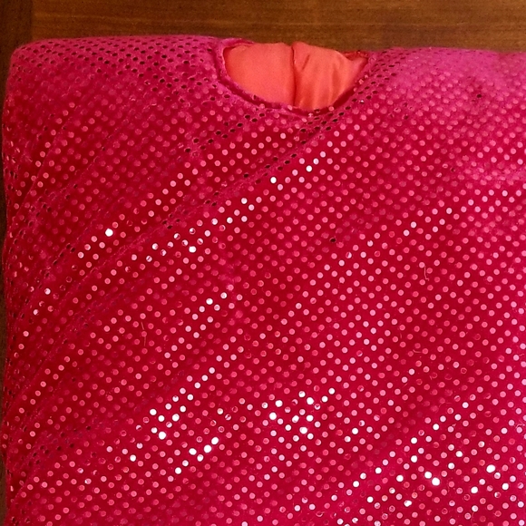 Luxe Red Sequin Disk Christmas Tree Skirt NEW from Santa's Best - Picture 6 of 6